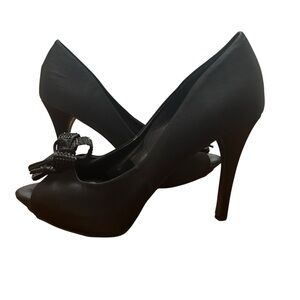 LE CHATEAU Satin Peep Toe Heels-‎ Size 8